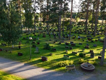 Kirkonkylän hautausmaa.